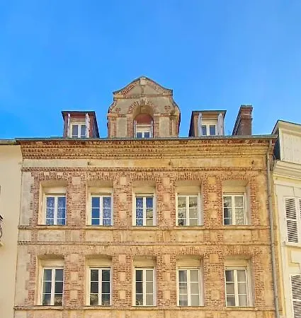 TOWNHOUSE TROUVILLE - Appart'Hotel&Studios 4*