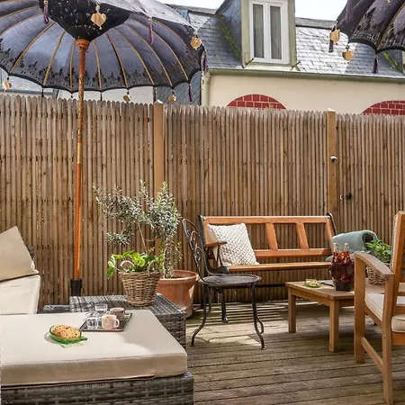 Townhouse - & Hotel apartamentowy *