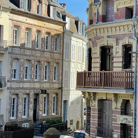 Apartmanhotel Townhouse Trouville - Appart'Hotel & Spa 4*