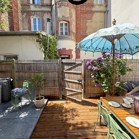 Townhouse - & تروفيي سور مير